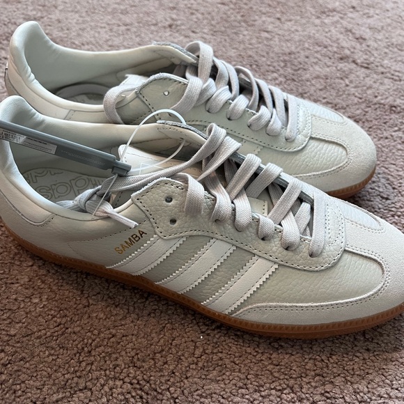 NWT beige and white sambas - Picture 6 of 9